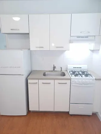 $1,600 | 6950 Byron Avenue, Unit 7, Miami Beach, FL 33141