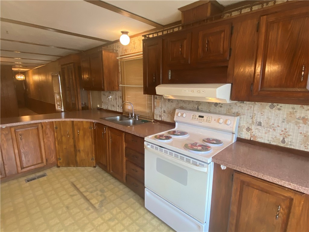 75 Bayview Park Middletown, RI 02842 - Photo 14 of 24 Kitchen
