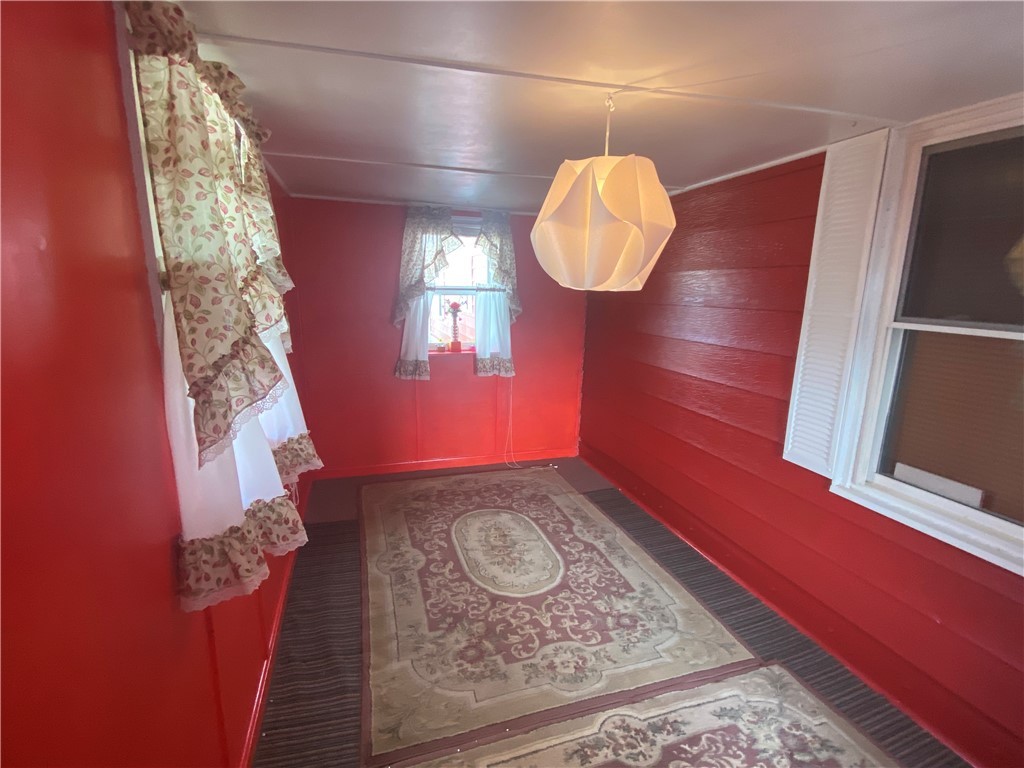 75 Bayview Park Middletown, RI 02842 - Photo 6 of 24 Enclosed Porch