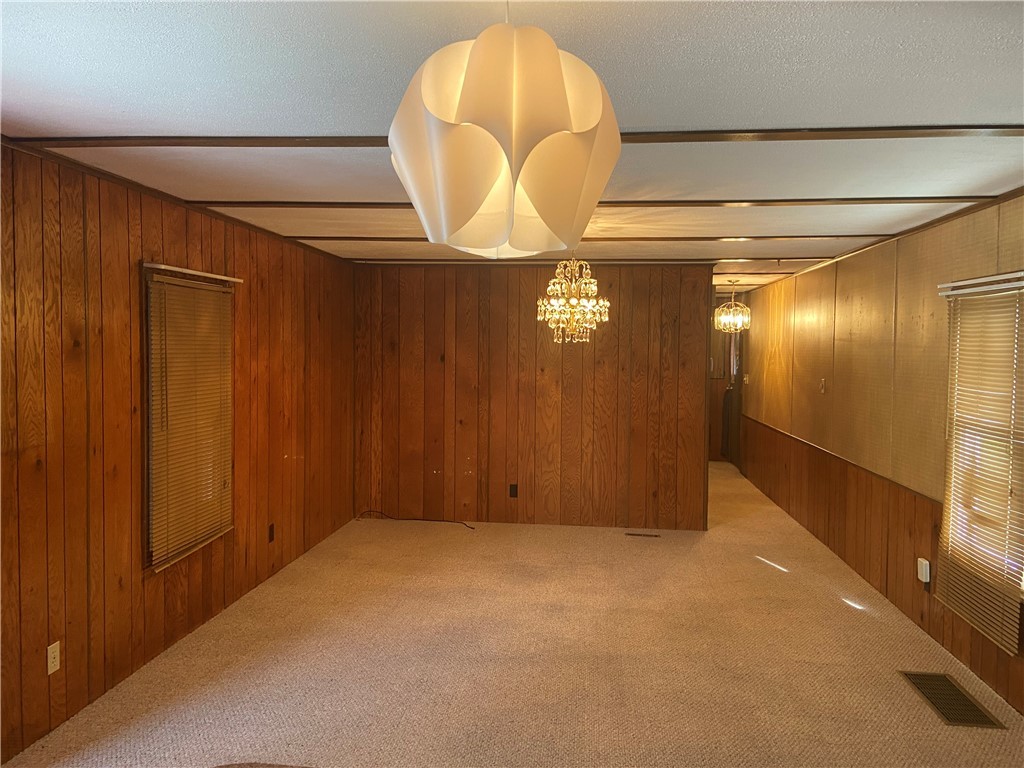 75 Bayview Park Middletown, RI 02842 - Photo 9 of 24 Living Room