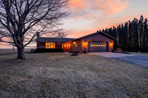 $389,900 | 15011 Dublin Road, Darlington, WI 53530