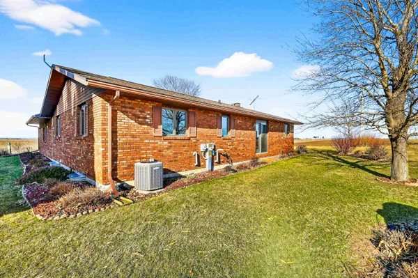 $369,000 | 15011 Dublin Road, Darlington, WI 53530