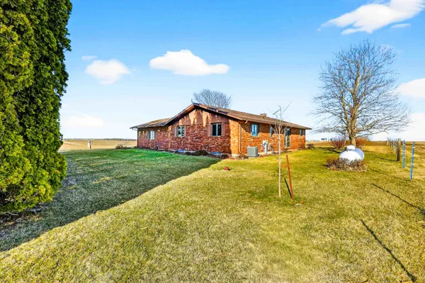 $369,000 | 15011 Dublin Road, Darlington, WI 53530