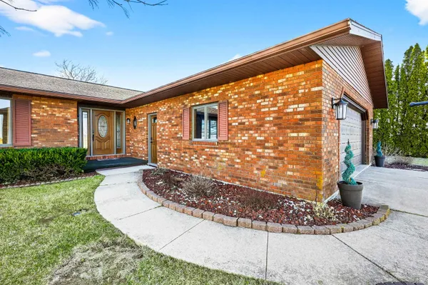 $369,000 | 15011 Dublin Road, Darlington, WI 53530