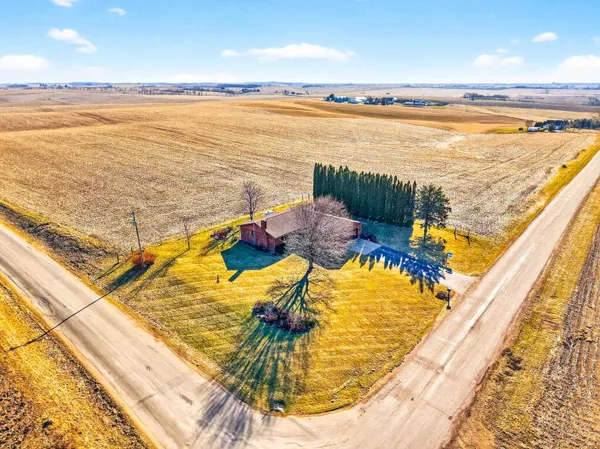 $389,900 | 15011 Dublin Road, Darlington, WI 53530