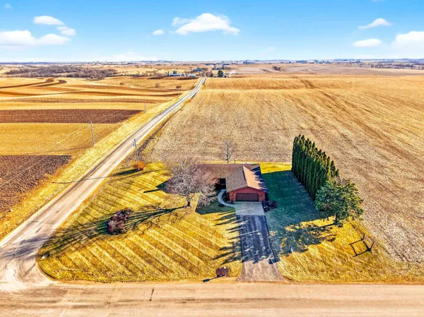 $389,900 | 15011 Dublin Road, Darlington, WI 53530