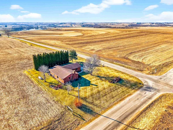 $389,900 | 15011 Dublin Road, Darlington, WI 53530