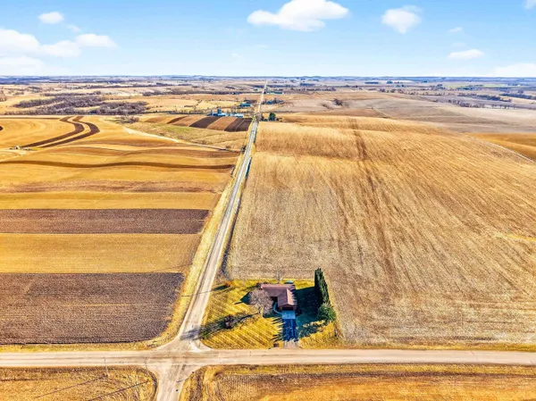 $389,900 | 15011 Dublin Road, Darlington, WI 53530