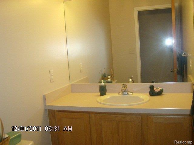 33723 Pine Ridge Drive West Fraser, MI 48026 - Photo 5 of 24 33723 Pine Ridge 014
