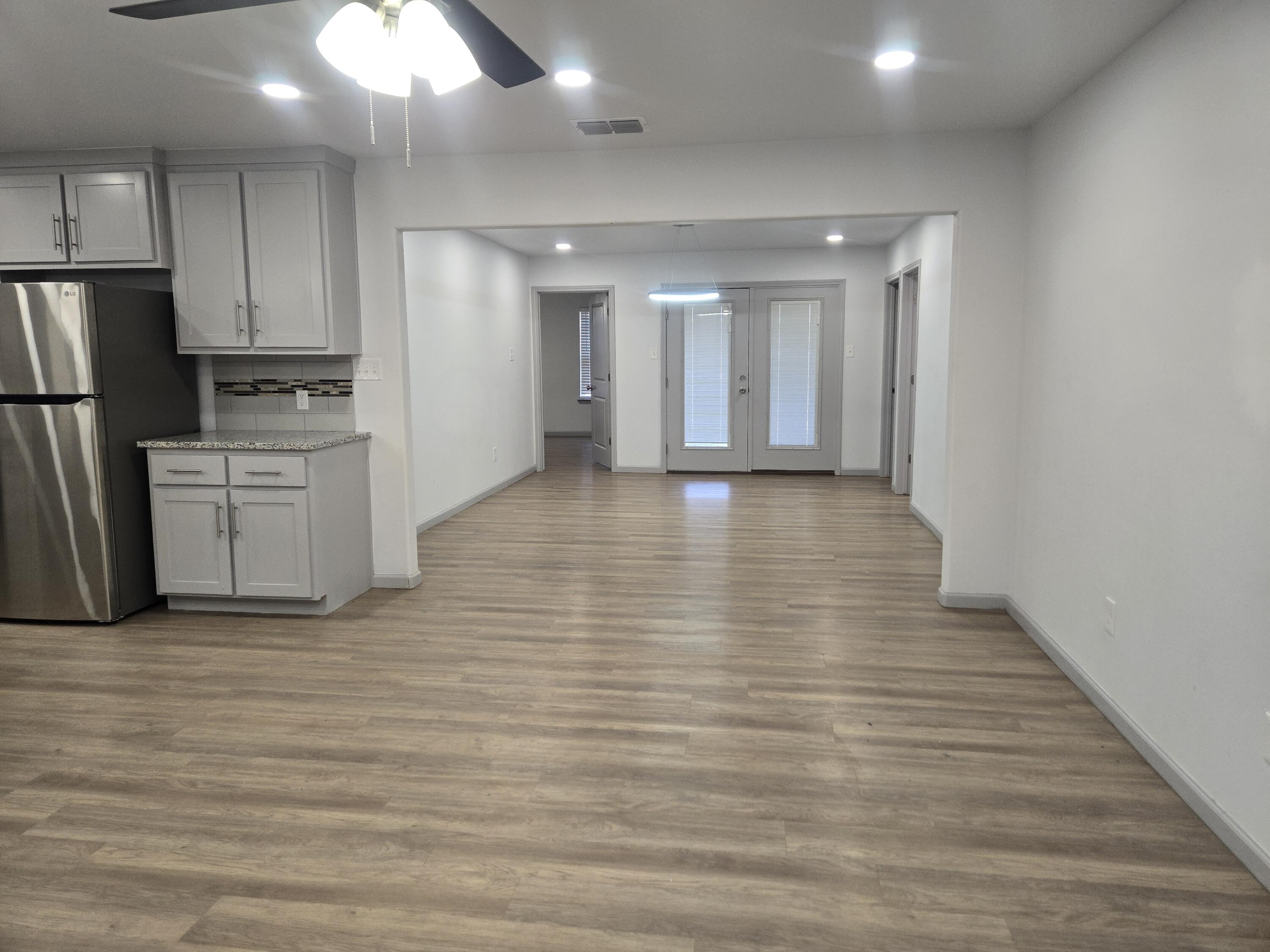 2108 88th Street Lubbock, TX 79423 - Photo 11 of 29 20260522_143452
