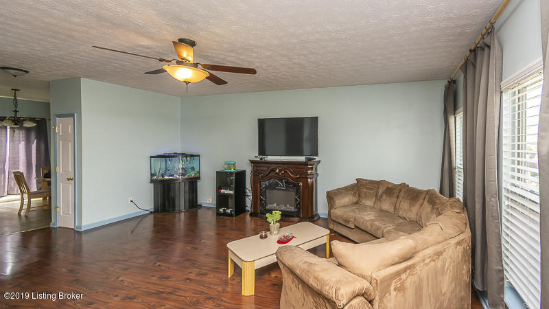 7906 Westbrook Road Louisville, KY 40258 - Photo 3 of 40 _DSC5110