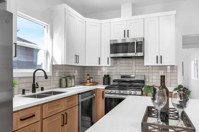 $698,000 | 2912 East 22nd Street, Oakland, CA 94601