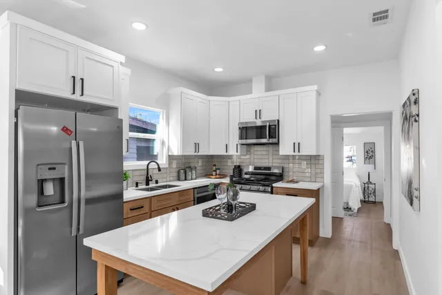 $698,000 | 2912 East 22nd Street, Oakland, CA 94601