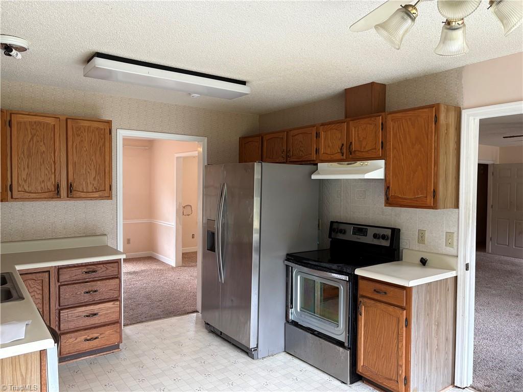 4445 Mecum Road Walkertown, NC 27051 - Photo 15 of 34 Kitchen