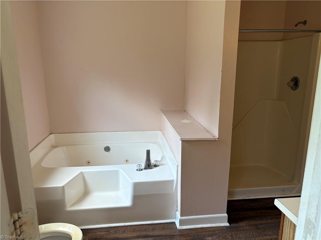 4445 Mecum Road Walkertown, NC 27051 - Photo 22 of 34 Primary bath
