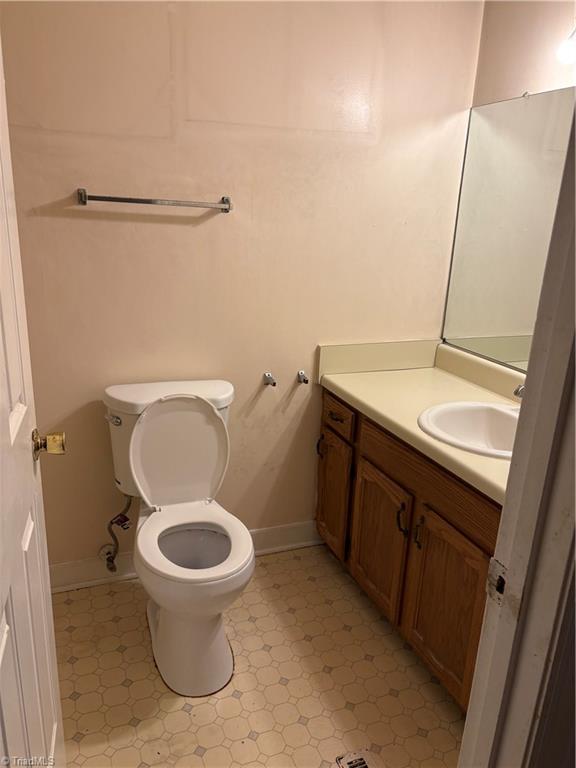 4445 Mecum Road Walkertown, NC 27051 - Photo 29 of 34 Hallway bath