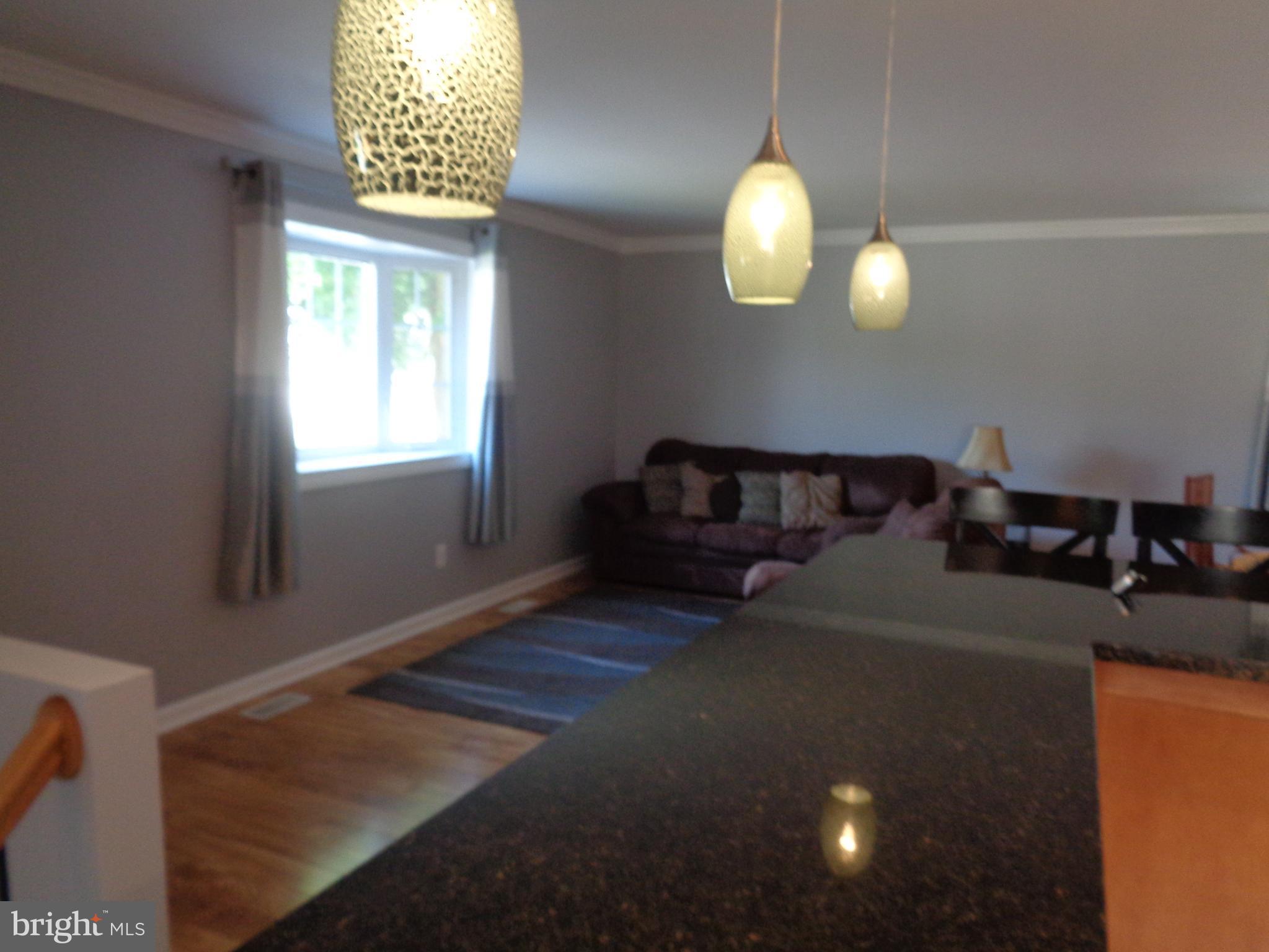246 Arundel Road Pasadena, MD 21122 - Photo 2 of 27 Open living area