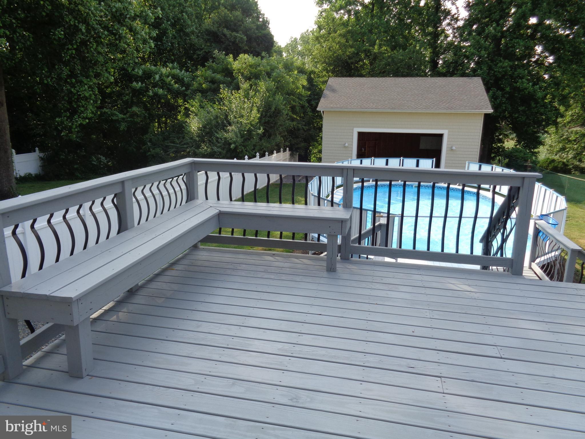 246 Arundel Road Pasadena, MD 21122 - Photo 12 of 27 Built in seating