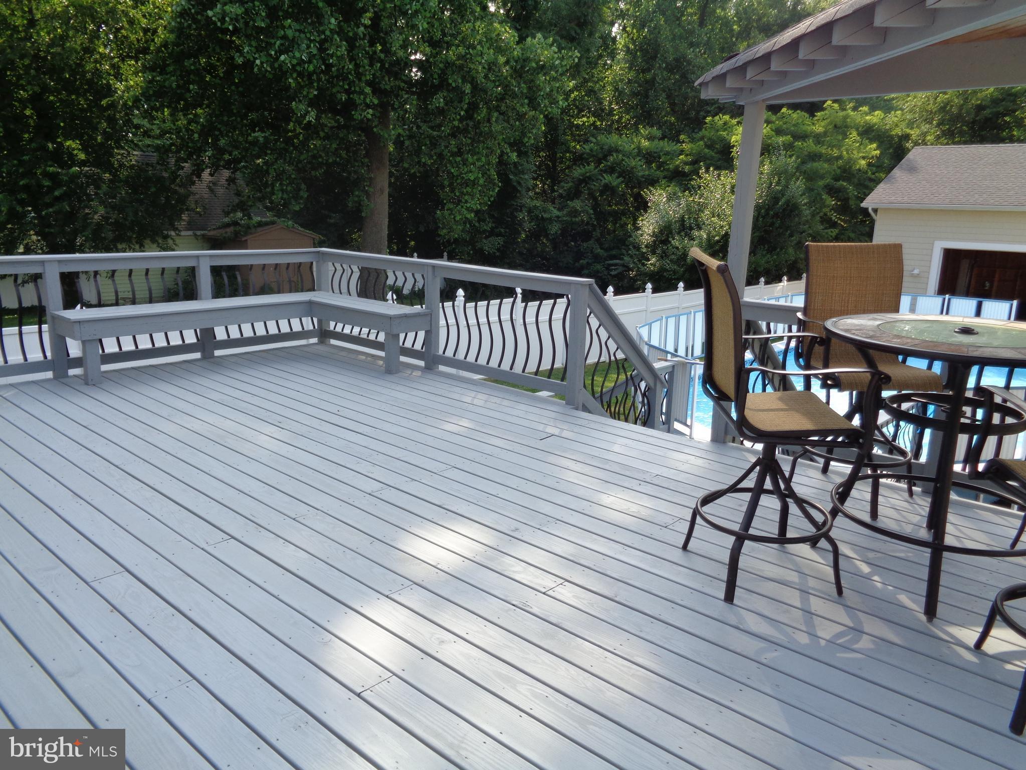 246 Arundel Road Pasadena, MD 21122 - Photo 23 of 27 Deck