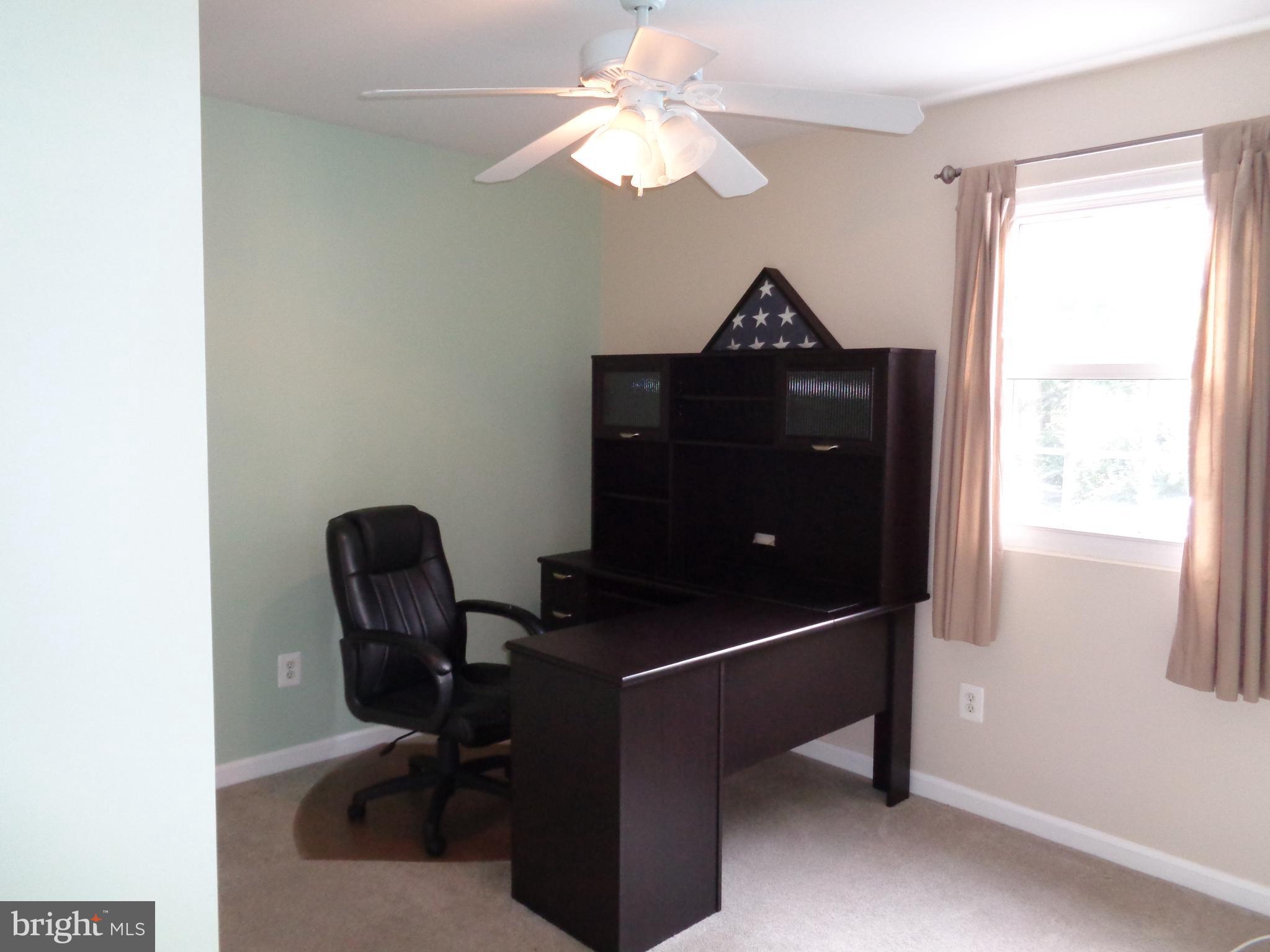246 Arundel Road Pasadena, MD 21122 - Photo 8 of 27 New carpet and ceiling fan