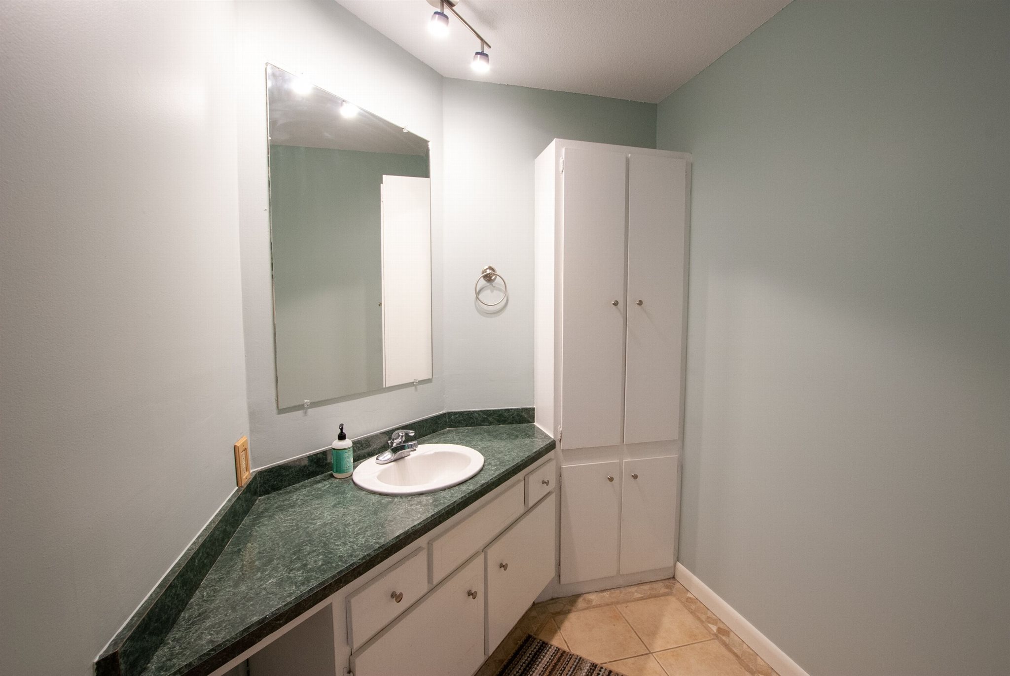 14 Northeast Drive Rutland, VT 05701 - Photo 8 of 19 Gallery Image 8