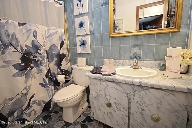 $888,000 | 3 Gold Avenue | Greenridge