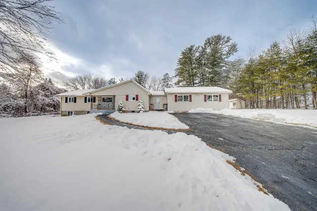 $649,900 | 3 Woodbury Drive, Nashua, NH 03062
