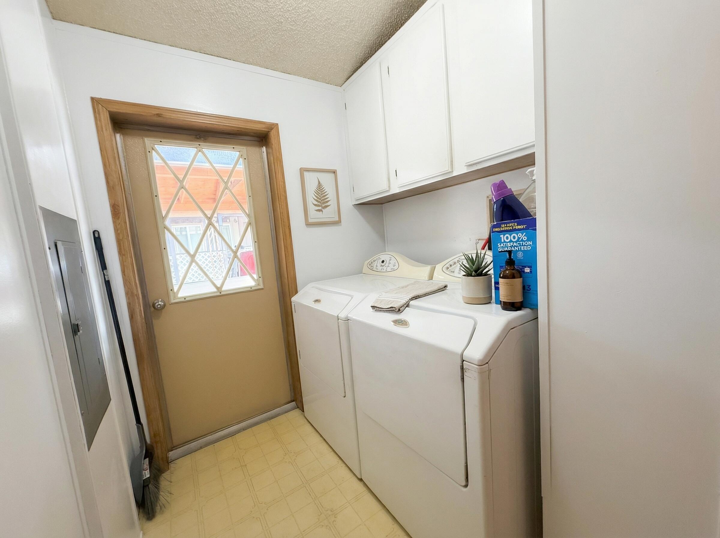818 Carol Rae Medford, OR 97501 - Photo 10 of 22 10