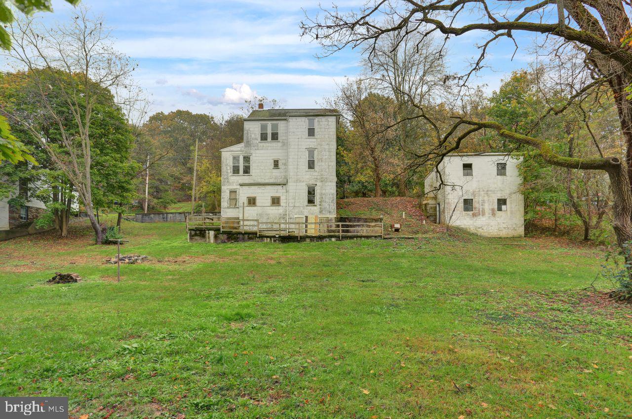 1877 Craley Road Windsor, PA 17366 - Photo 3 of 43