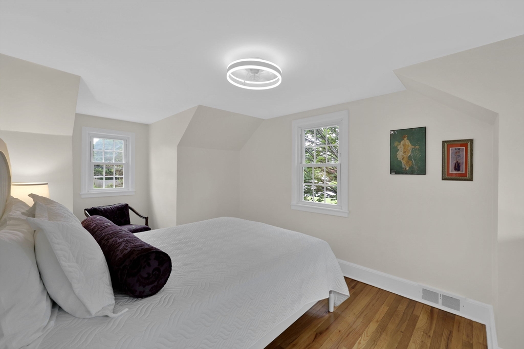 378 Roosevelt Avenue Springfield, MA 01118 - Photo 23 of 37