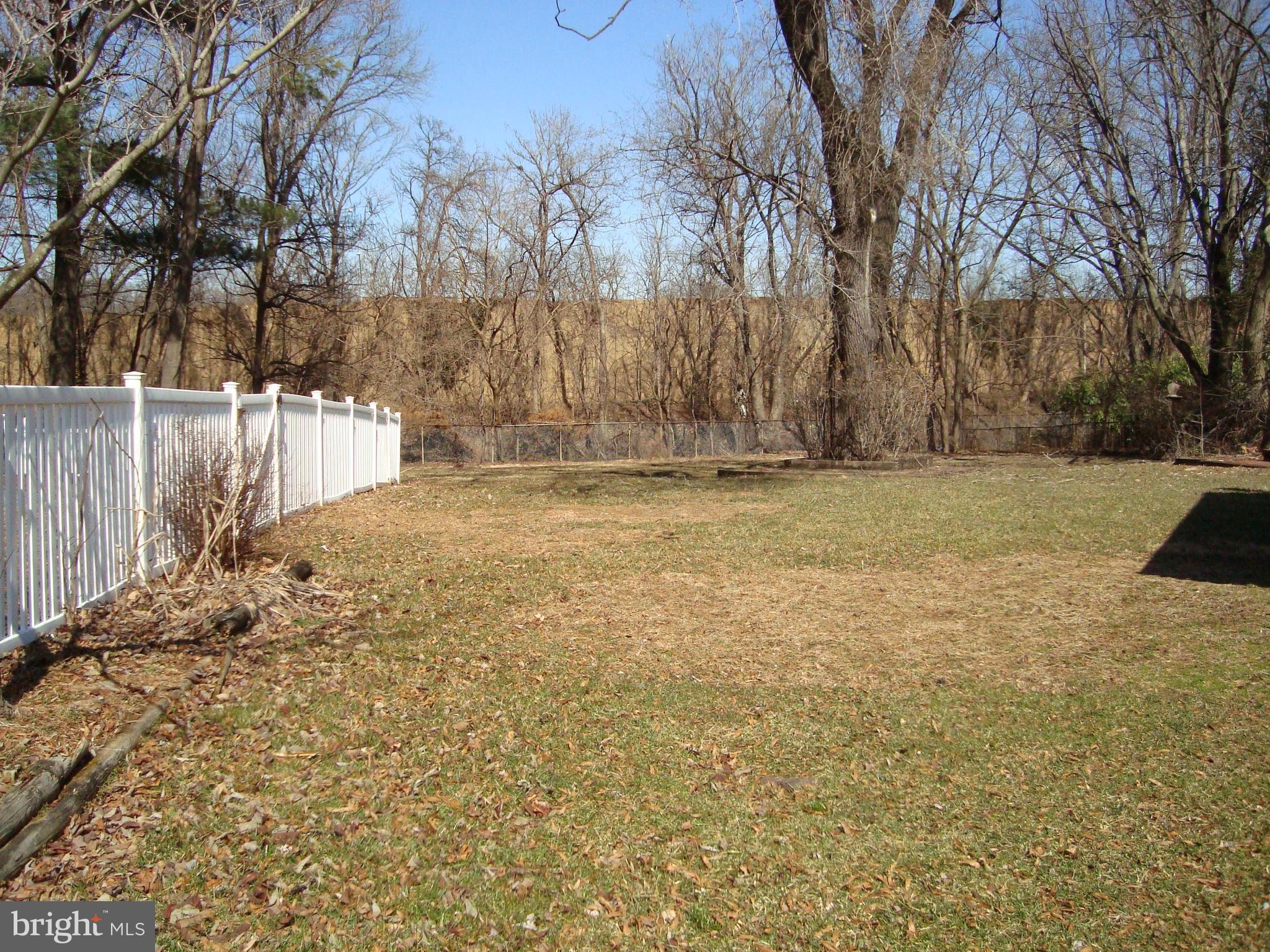 9800 Dilston Road Silver Spring, MD 20903 - Photo 4 of 30 Gallery Image 4