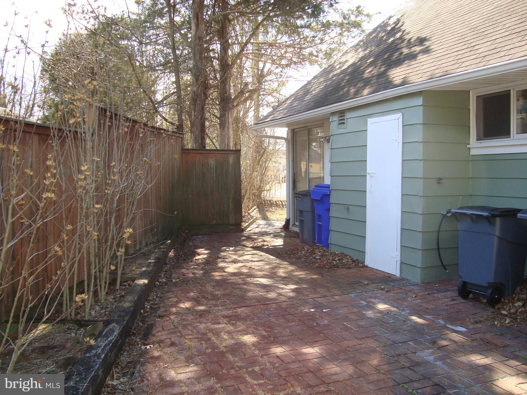 9800 Dilston Road Silver Spring, MD 20903 - Photo 8 of 30 Gallery Image 8
