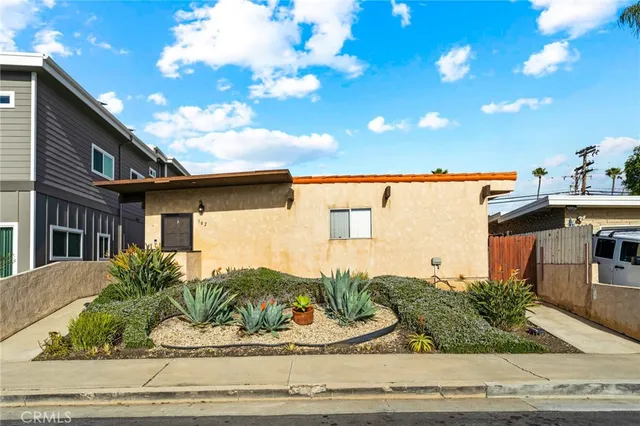 $2,350 | 102 Avenida Pelayo, Unit B, San Clemente, CA 92672