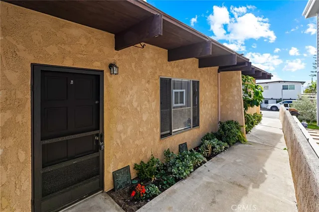 $2,350 | 102 Avenida Pelayo, Unit B, San Clemente, CA 92672