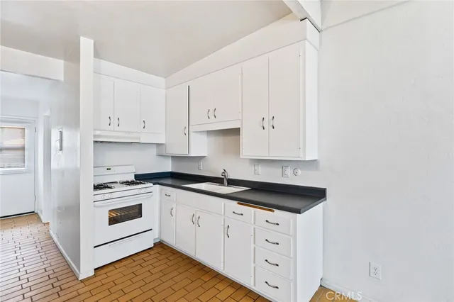 $2,350 | 102 Avenida Pelayo, Unit B, San Clemente, CA 92672