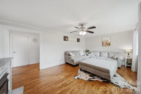 $259,900 | 3526 16th Street Northeast, Hickory, NC 28601