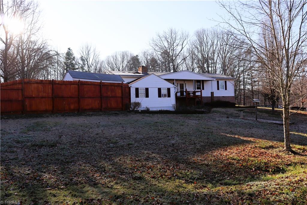 847 Simerson Road Lexington, NC 27295 - Photo 3 of 13 Gallery Image 3