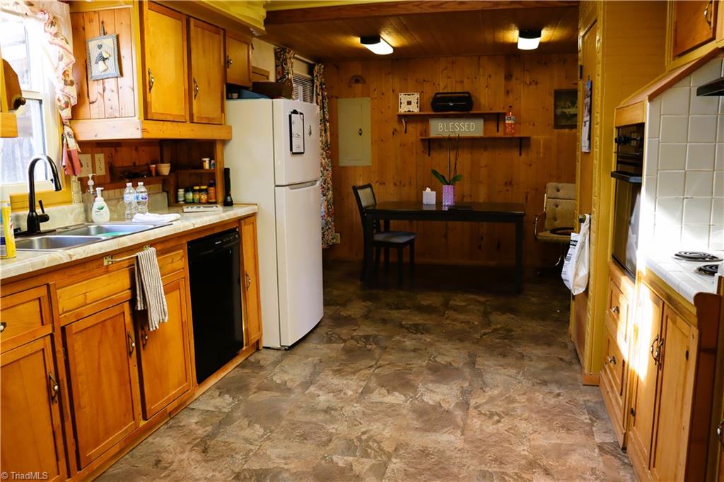 847 Simerson Road Lexington, NC 27295 - Photo 9 of 13 Gallery Image 9