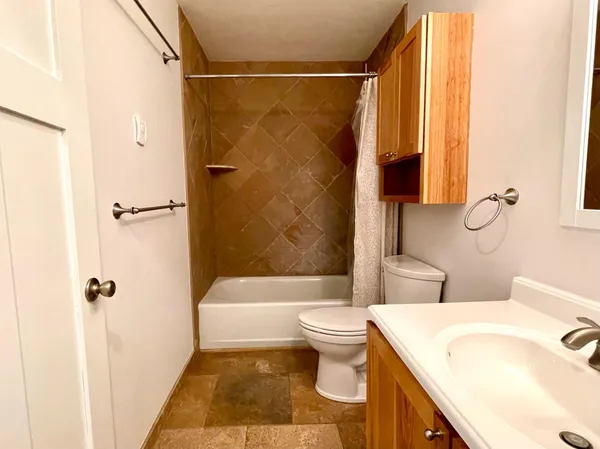 $4,200 | 403 Monroe Avenue South, Hopkins, MN 55343