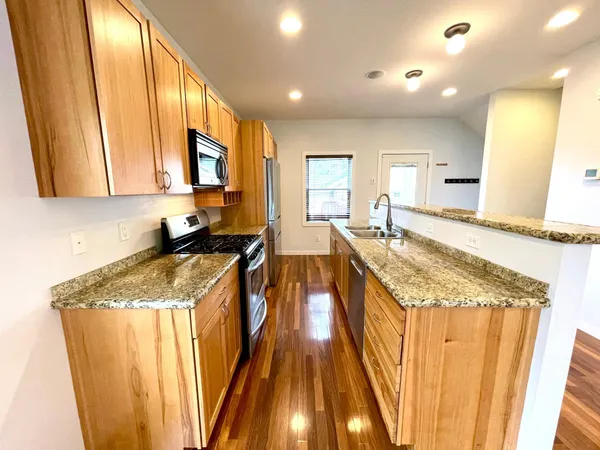 $4,200 | 403 Monroe Avenue South, Hopkins, MN 55343