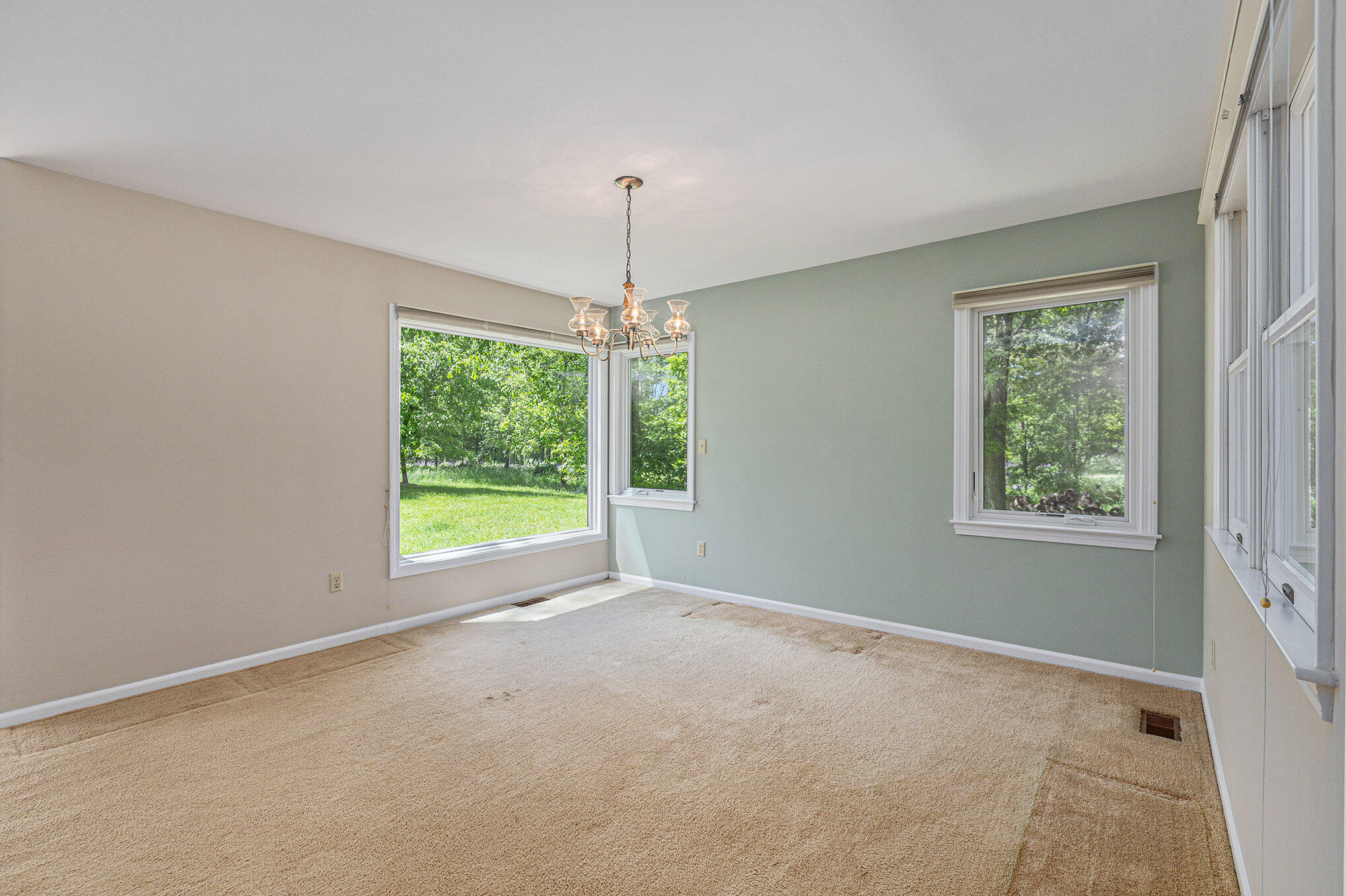 4551 North Maple Road Ann Arbor, MI 48105 - Photo 12 of 44 Dining Room