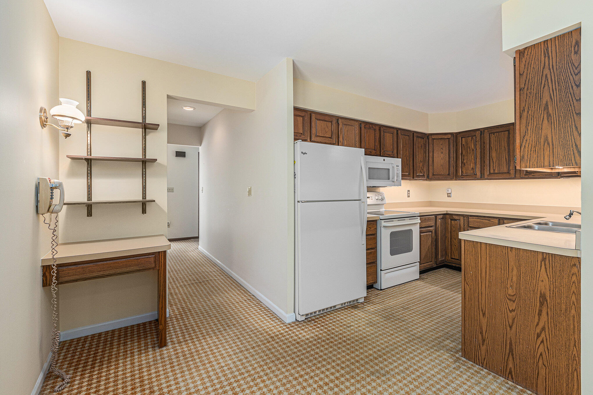 4551 North Maple Road Ann Arbor, MI 48105 - Photo 13 of 44 Kitchen