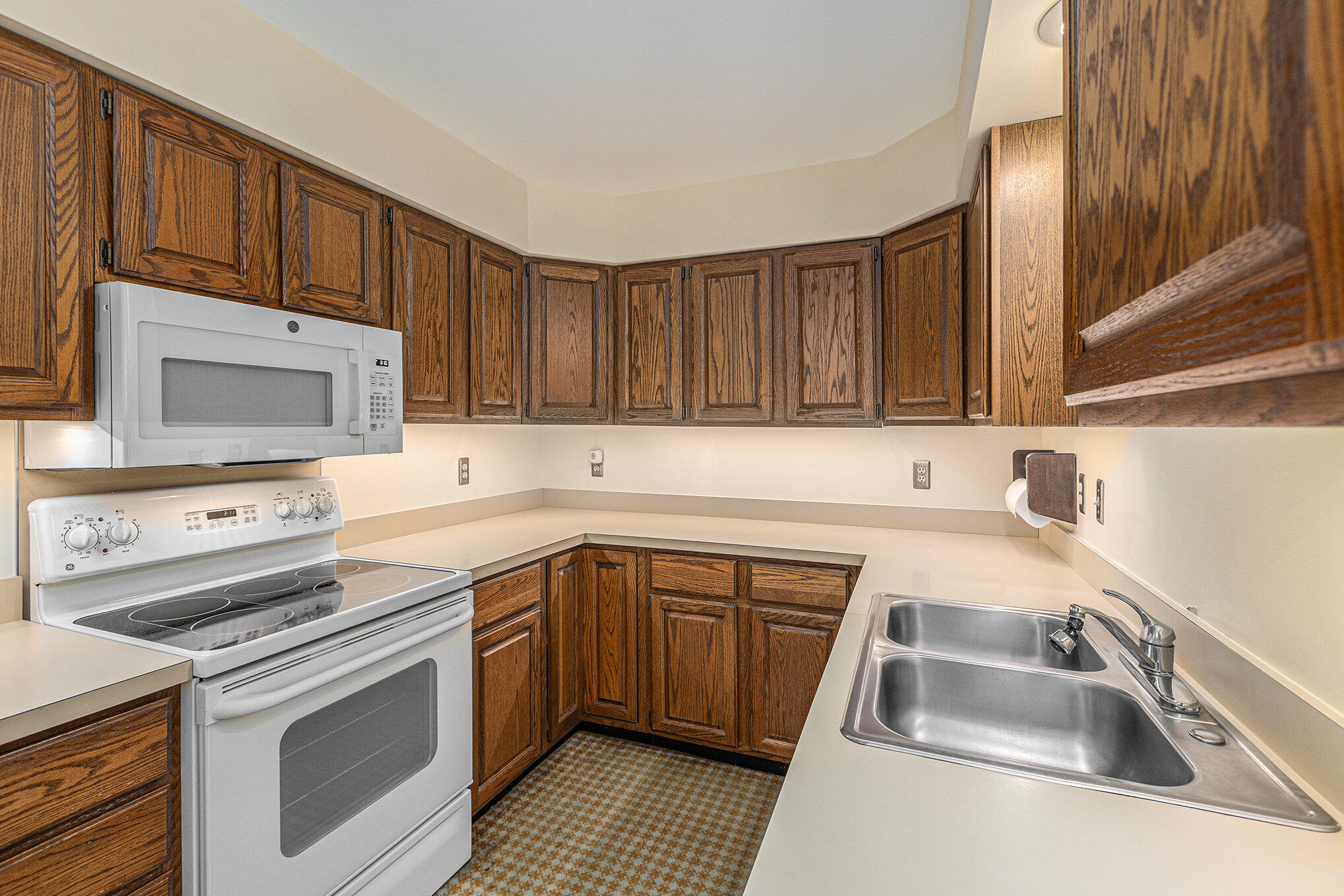 4551 North Maple Road Ann Arbor, MI 48105 - Photo 14 of 44 Kitchen