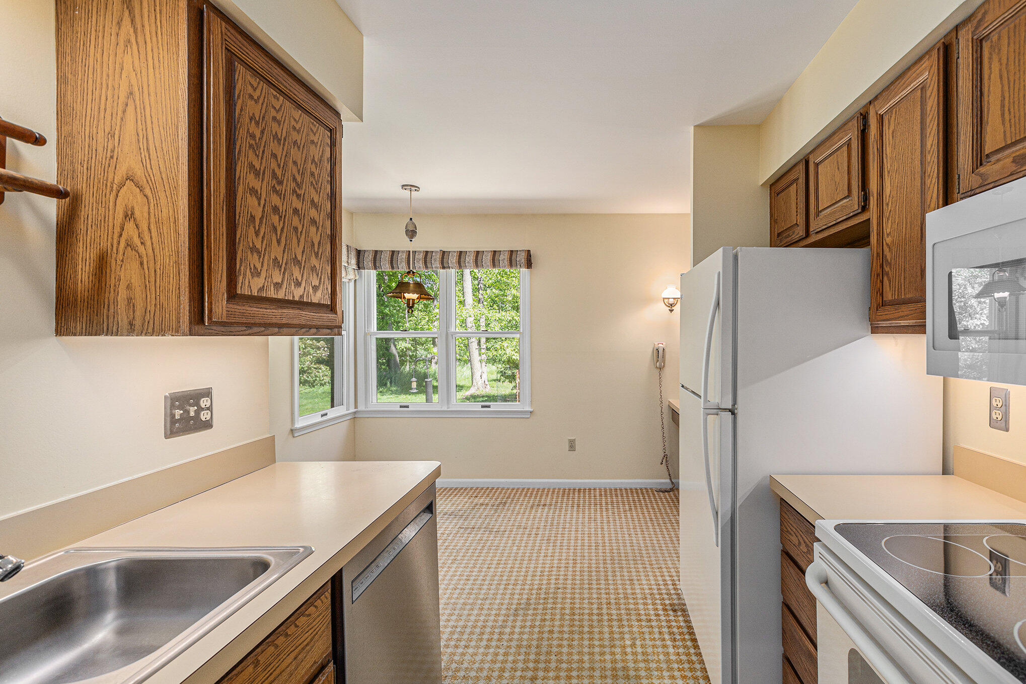 4551 North Maple Road Ann Arbor, MI 48105 - Photo 15 of 44 Kitchen