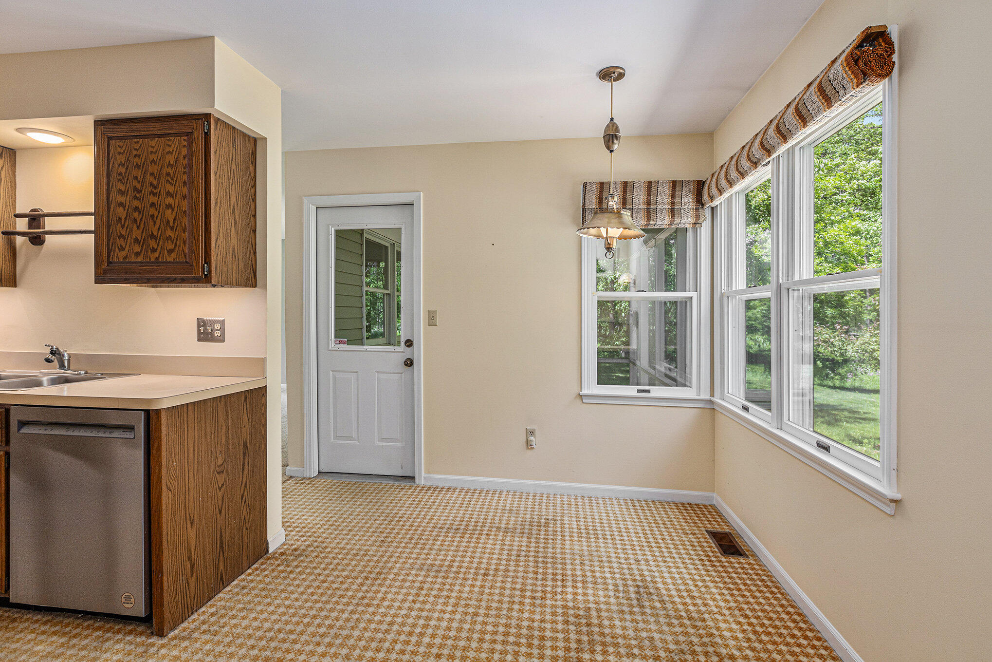 4551 North Maple Road Ann Arbor, MI 48105 - Photo 17 of 44 Breakfast Nook