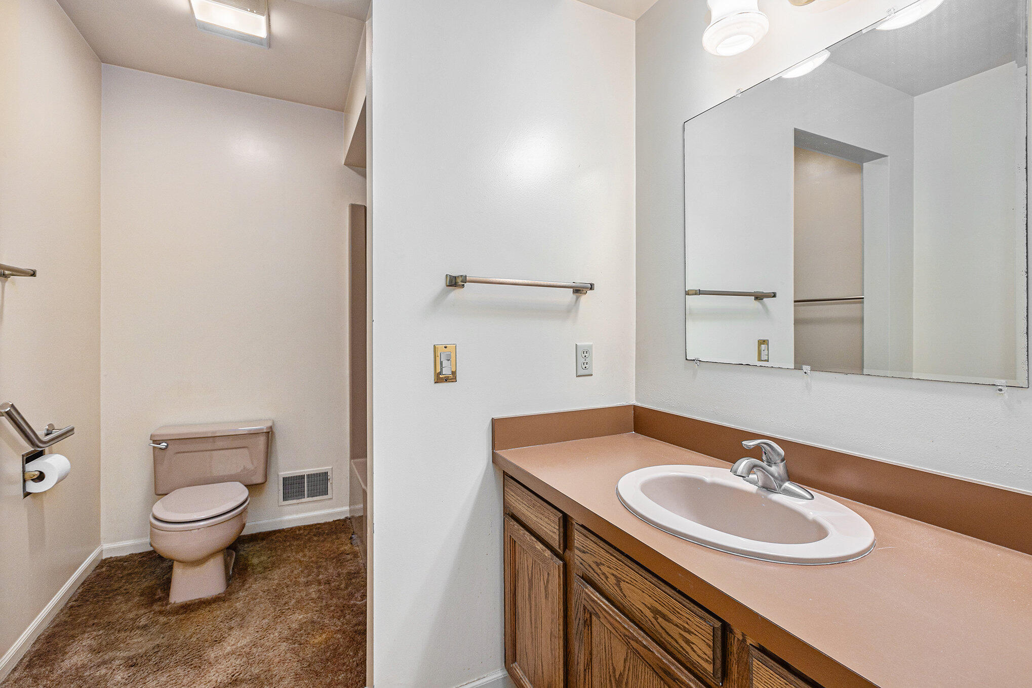 4551 North Maple Road Ann Arbor, MI 48105 - Photo 20 of 44 First Floor Full Bath