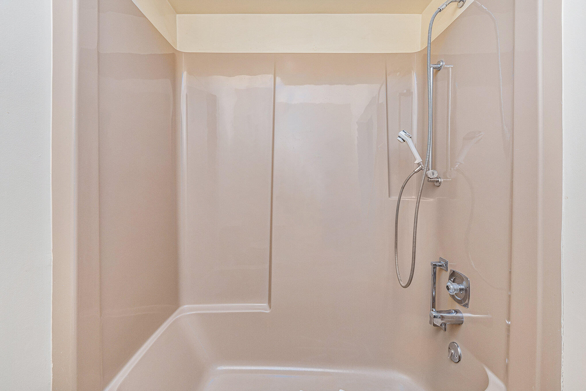 4551 North Maple Road Ann Arbor, MI 48105 - Photo 21 of 44 First Floor Full Bath