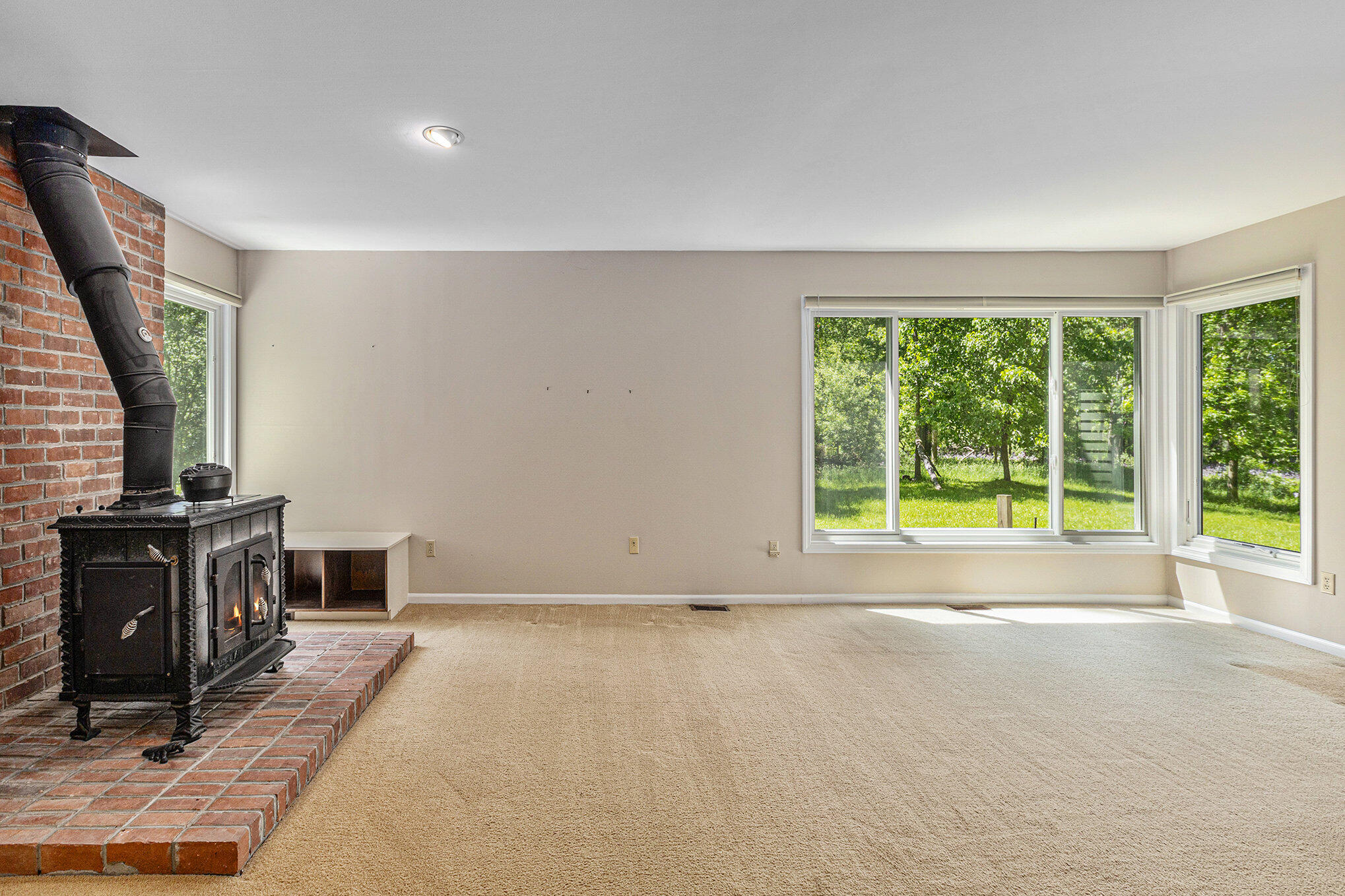 4551 North Maple Road Ann Arbor, MI 48105 - Photo 9 of 44 Living Room