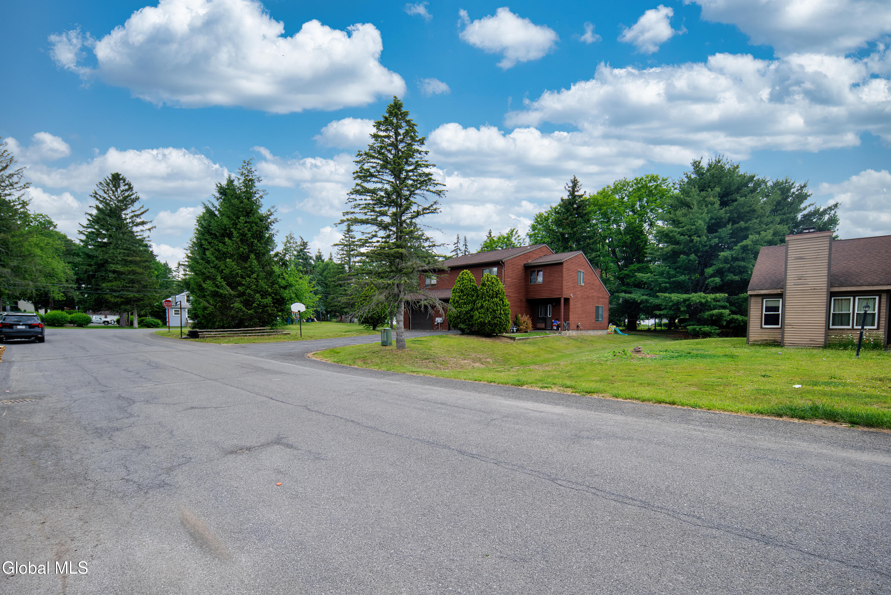 101-103 Stone Ridge Court Guilderland, NY 12009 - Photo 24 of 25 057