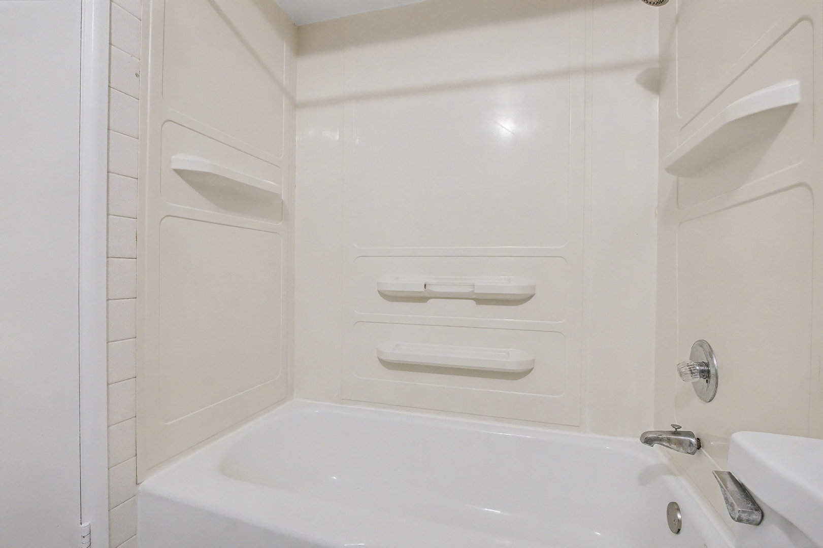 2932 Roberts Drive, Unit 7 Woodridge, IL 60517 - Photo 15 of 28